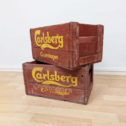1920-luvun puinen Carlsberg olutlaatikko