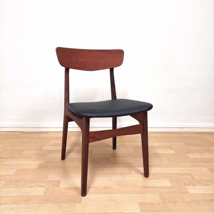 60luvun tanskalainen ruokapöydän tuoli, massiivitiikkiä