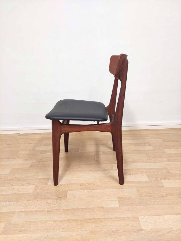 60luvun tanskalainen ruokapöydän tuoli, massiivitiikkiä
