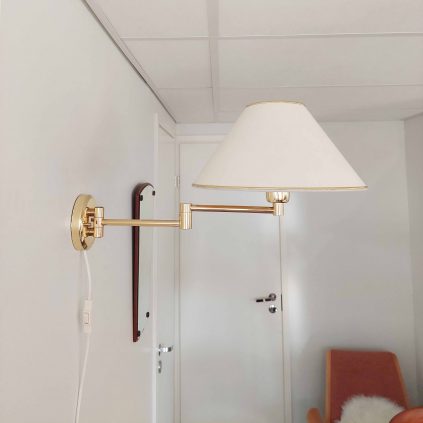 Messinkinen 80-luvun seinävalaisin, Scan Lamps AS