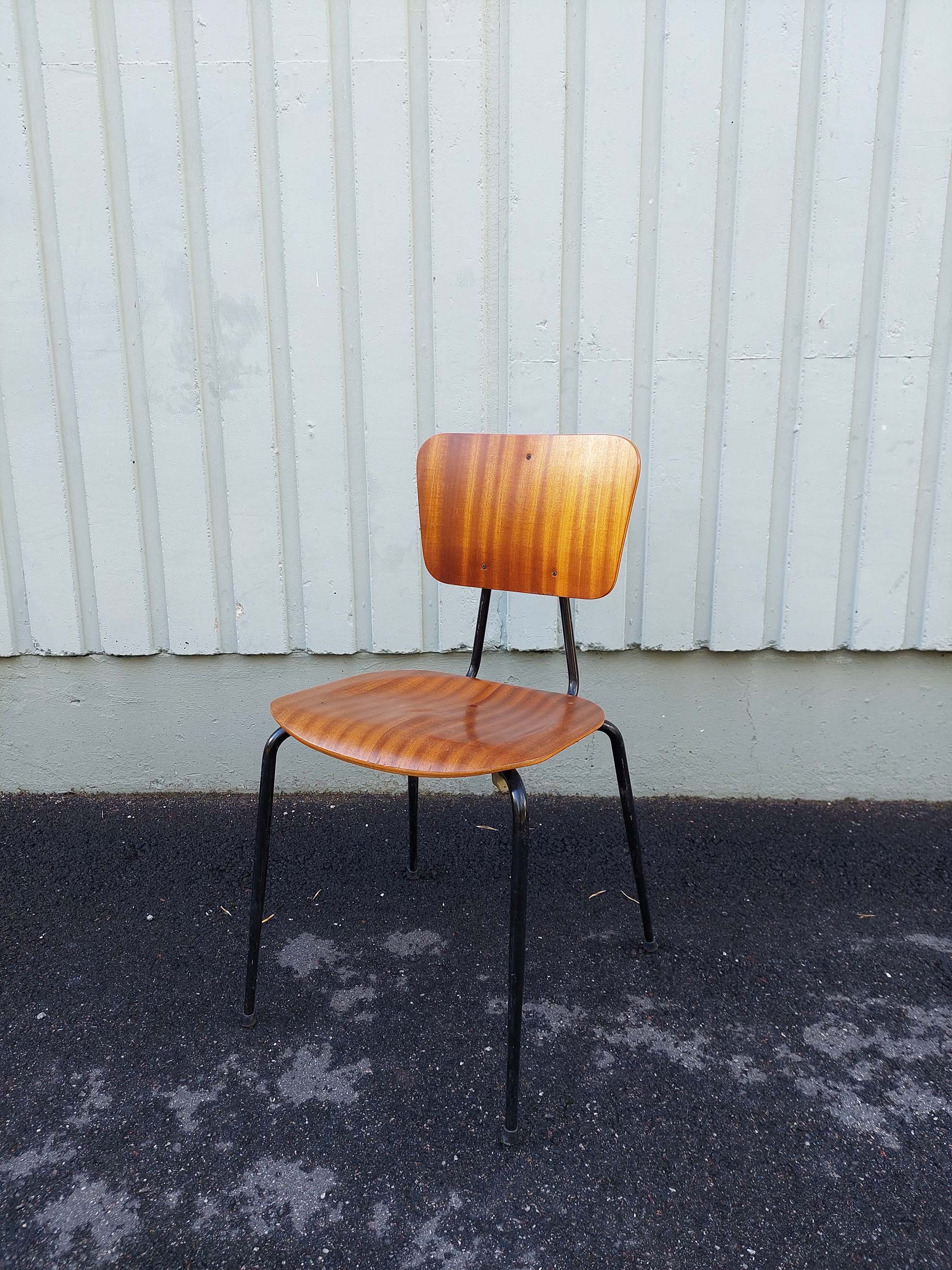 50-luvun tanskalainen koulutuoli