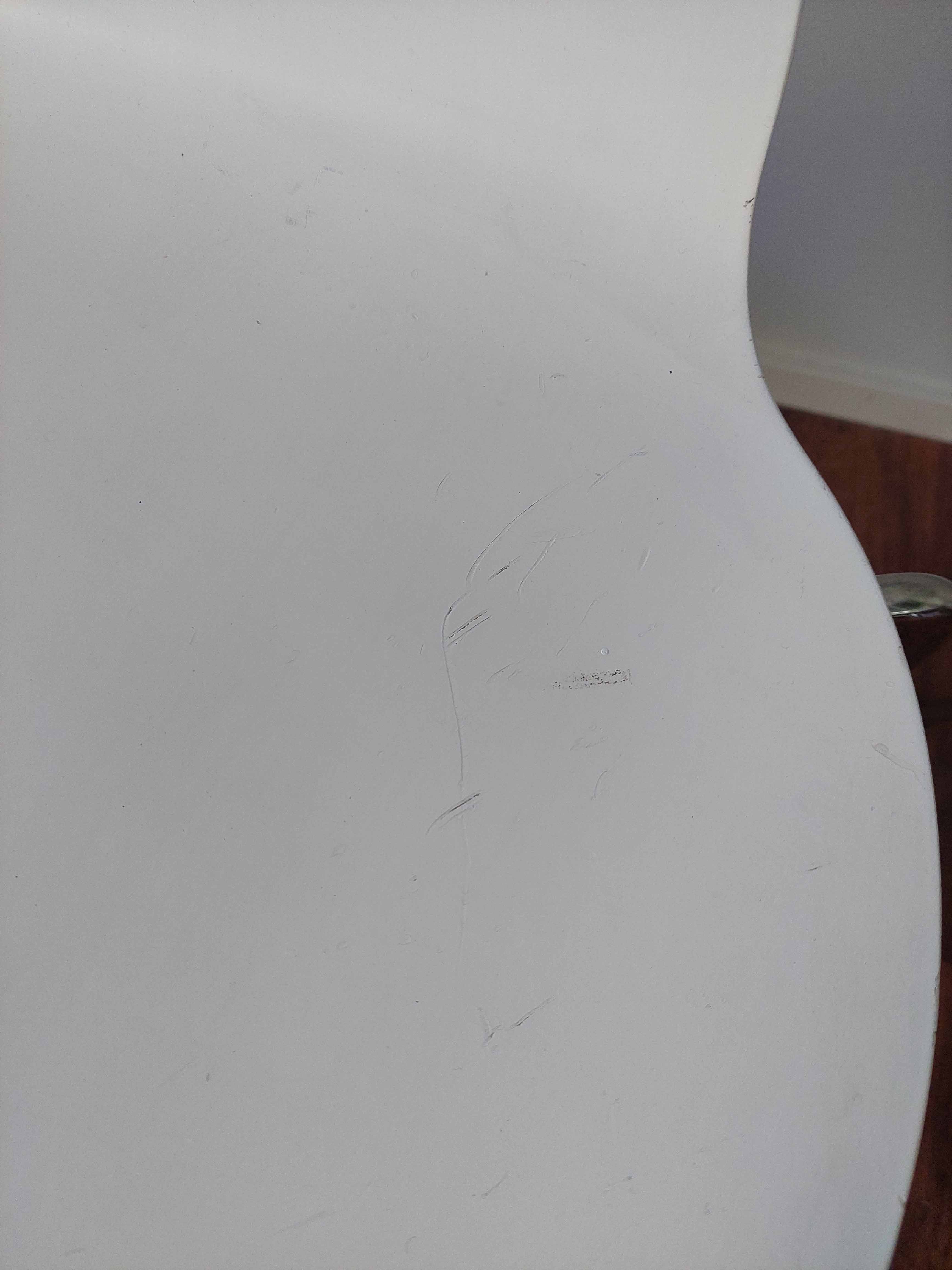 4kpl peittomaalattu valkoinen Muurahaistuoli, Arne Jacobsen - Image 9