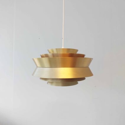 Messinginvärinen riippuvalaisin, Carl Thore, Granhaga