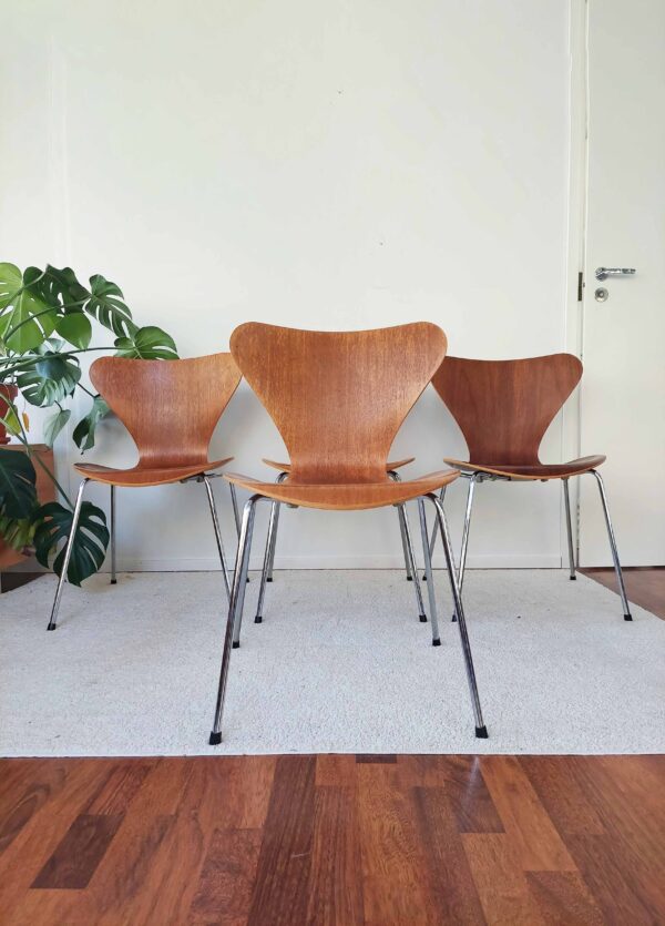 Teak seiskatuolit, Arne Jacosen, Fritz Hansen