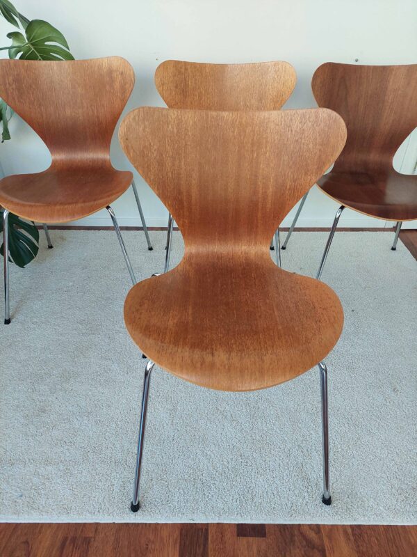 Teak seiskatuolit, Arne Jacosen, Fritz Hansen