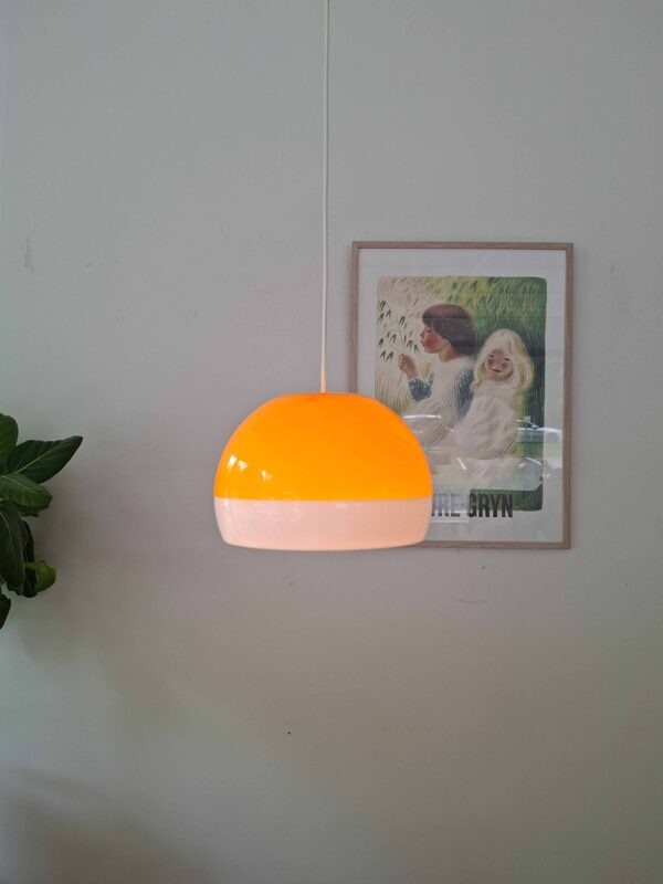 Keltainen riippuvalaisin 1970 -luvulta, ASK Lighting