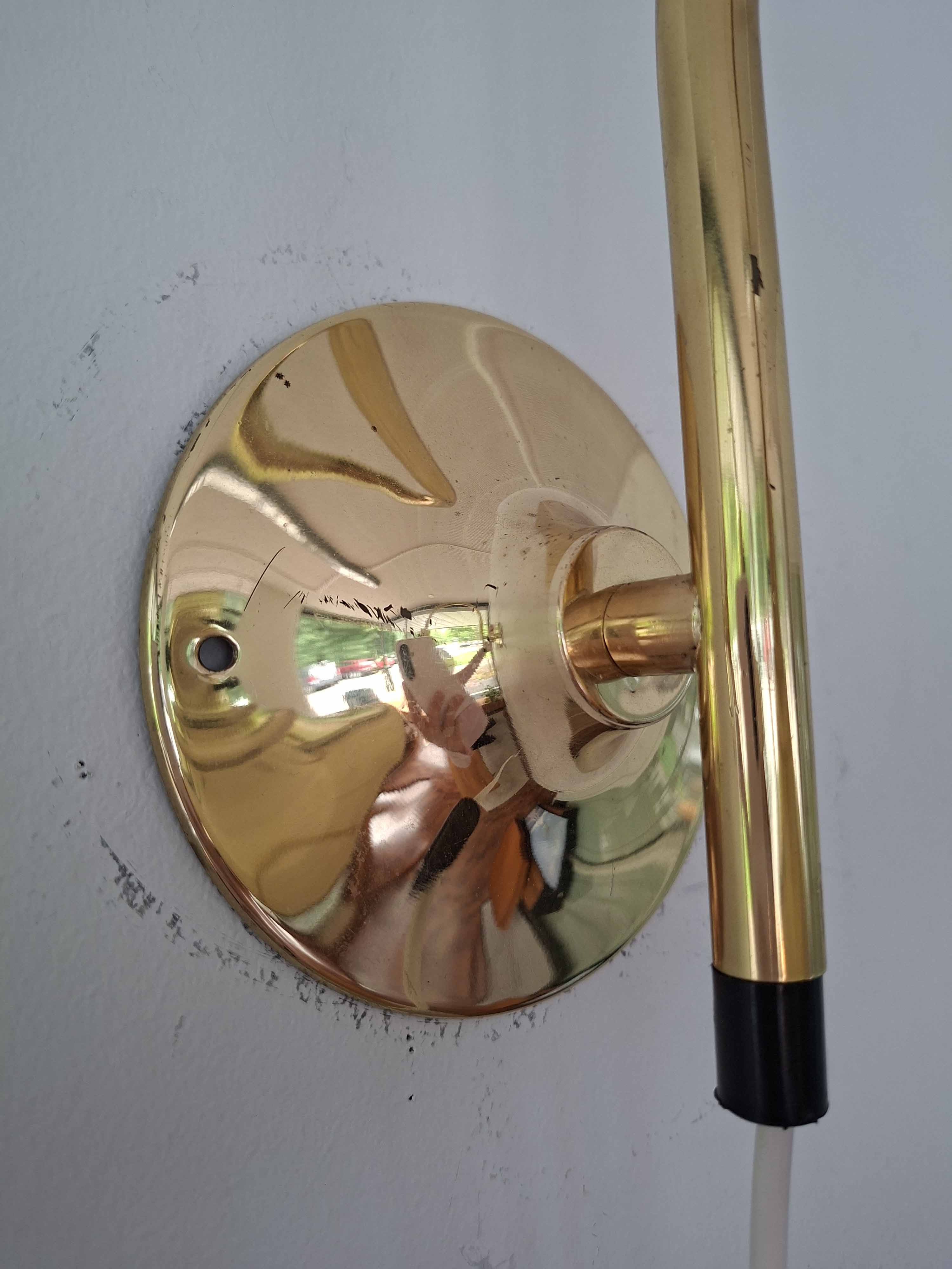 Messinkiset seinävalaisimet, Norlett Elit, Börje Claes