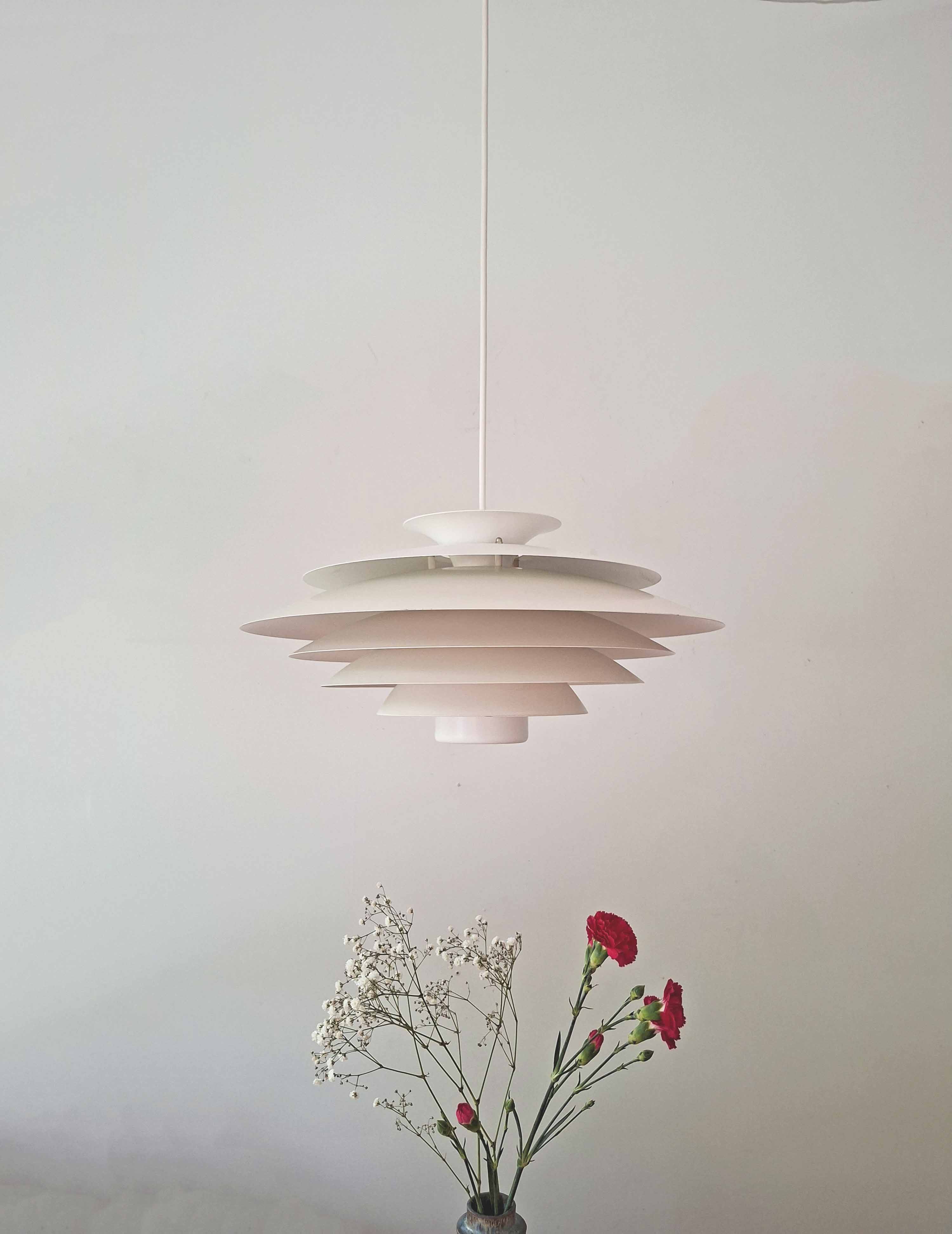 Tanskalainen riippuvalaisin 1970-luvulta, Form Light