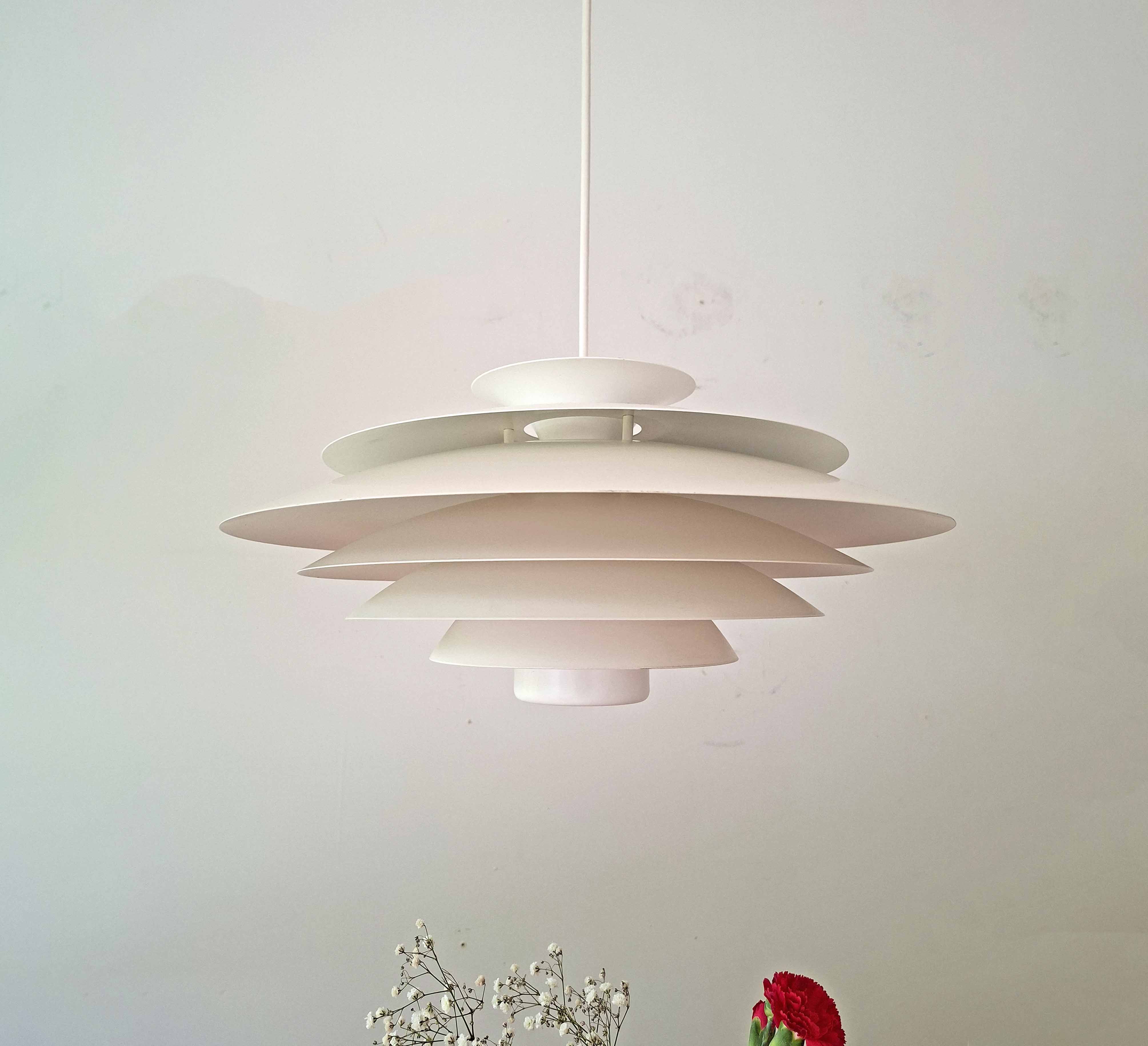 Tanskalainen riippuvalaisin 1970-luvulta, Form Light