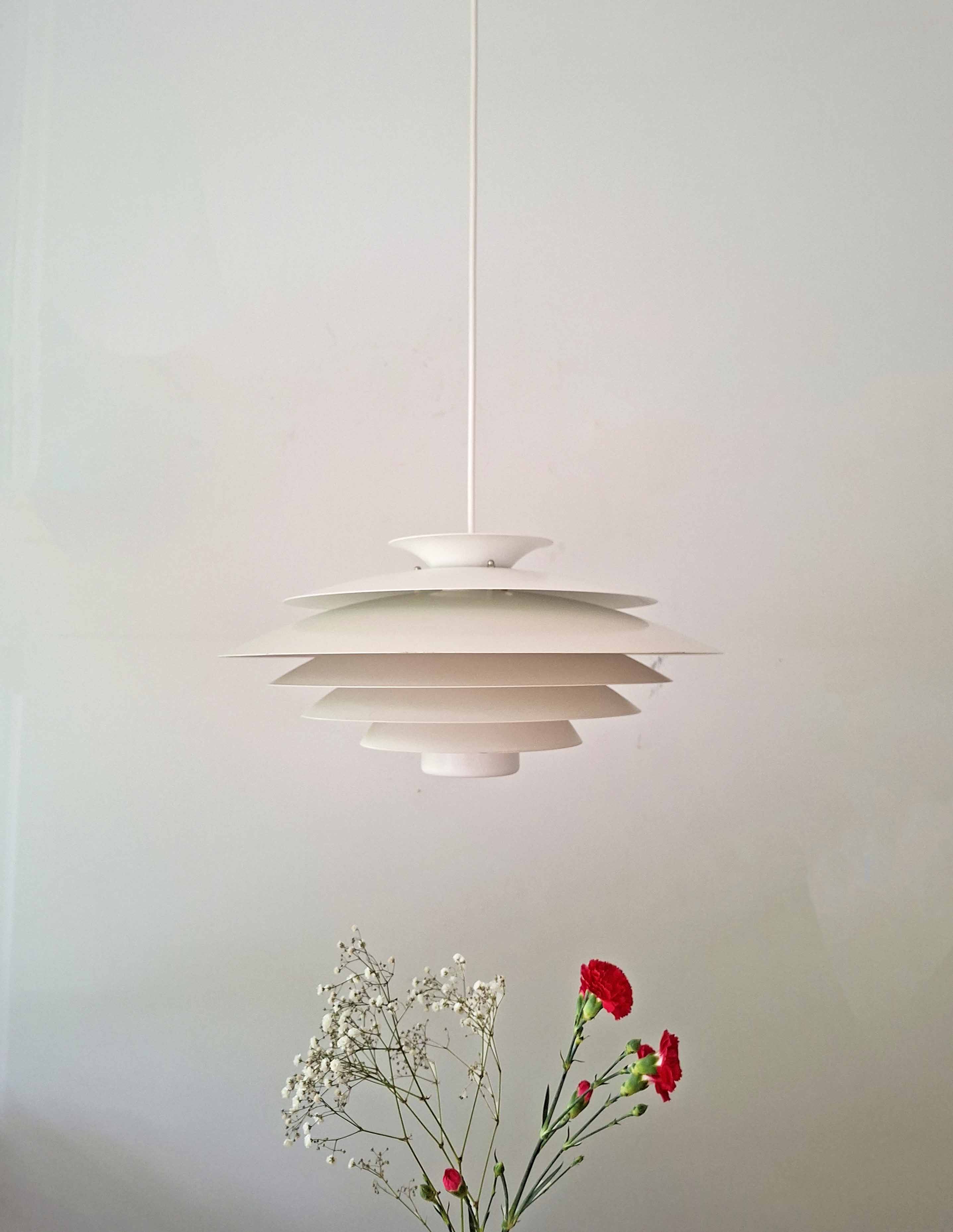 Tanskalainen riippuvalaisin 1970-luvulta, Form Light