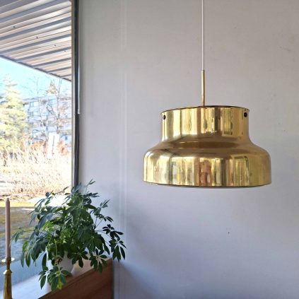 Messinkinen bumling kattovalaisin