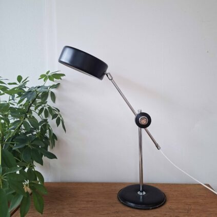 Musta Simris pöytävalaisin, Atelje lyktan