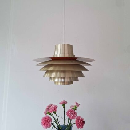 Verona riippuvalaisin, Svend Middelboe