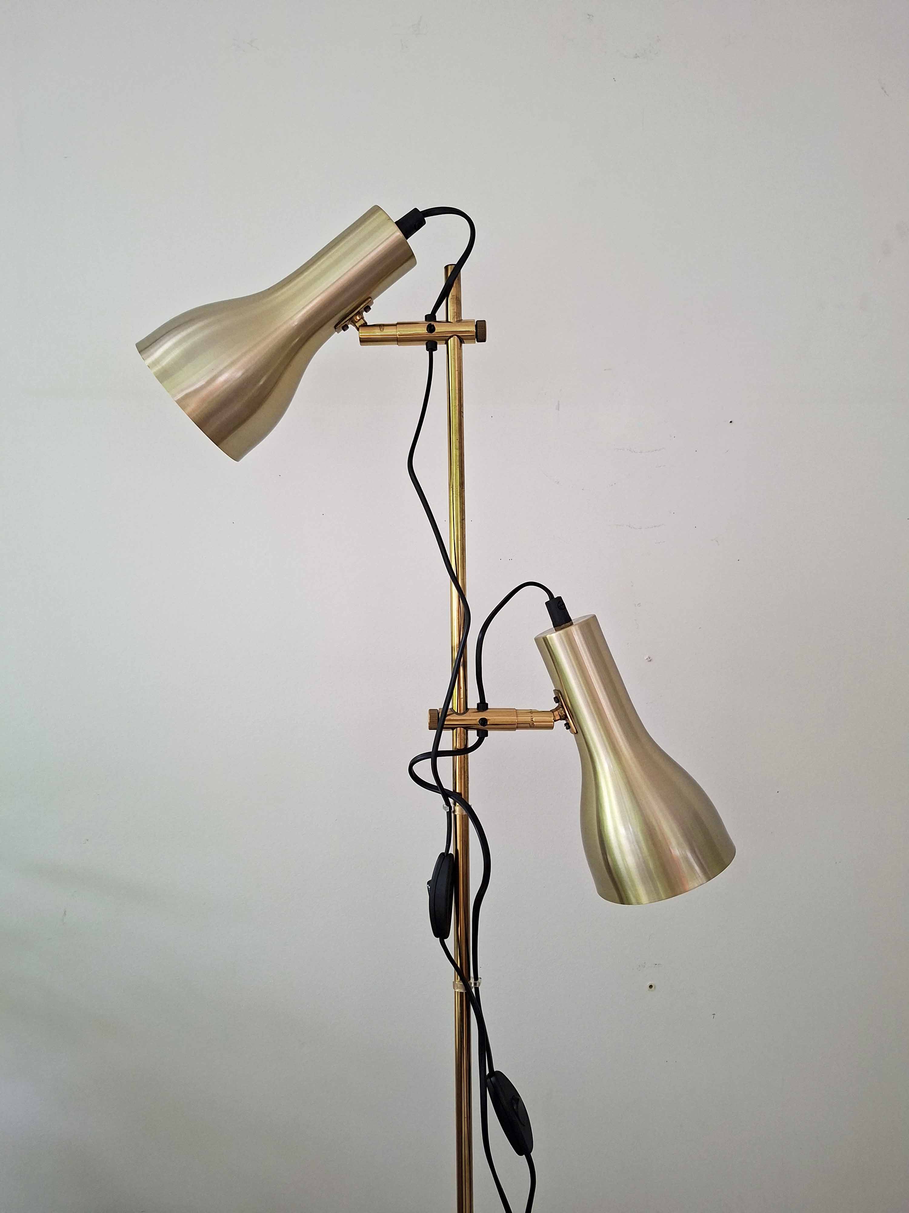 Tanskalainen jalkavalaisin kahdella varjostimella, Top-Lamper