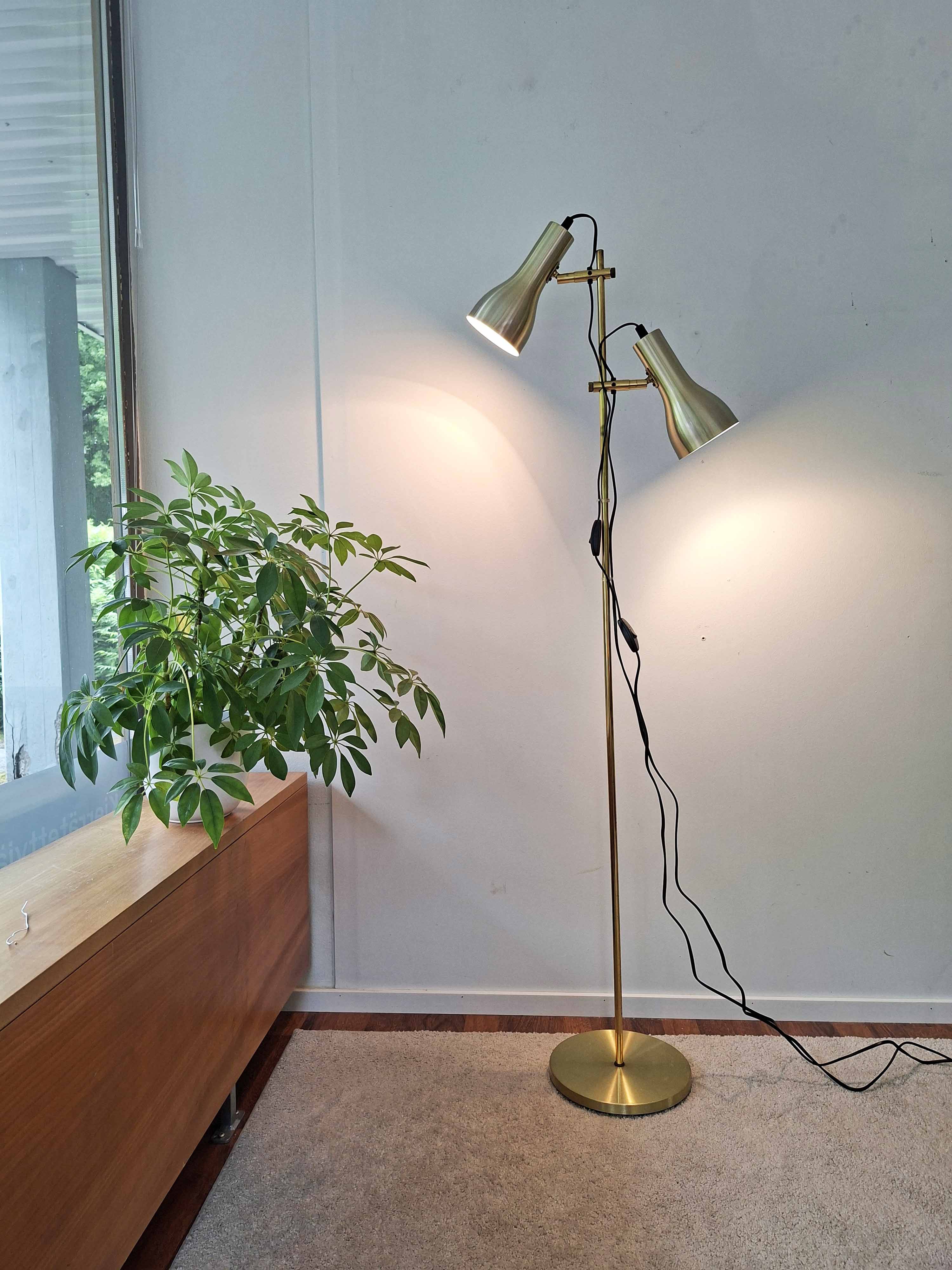 Tanskalainen jalkavalaisin kahdella varjostimella, Top-Lamper
