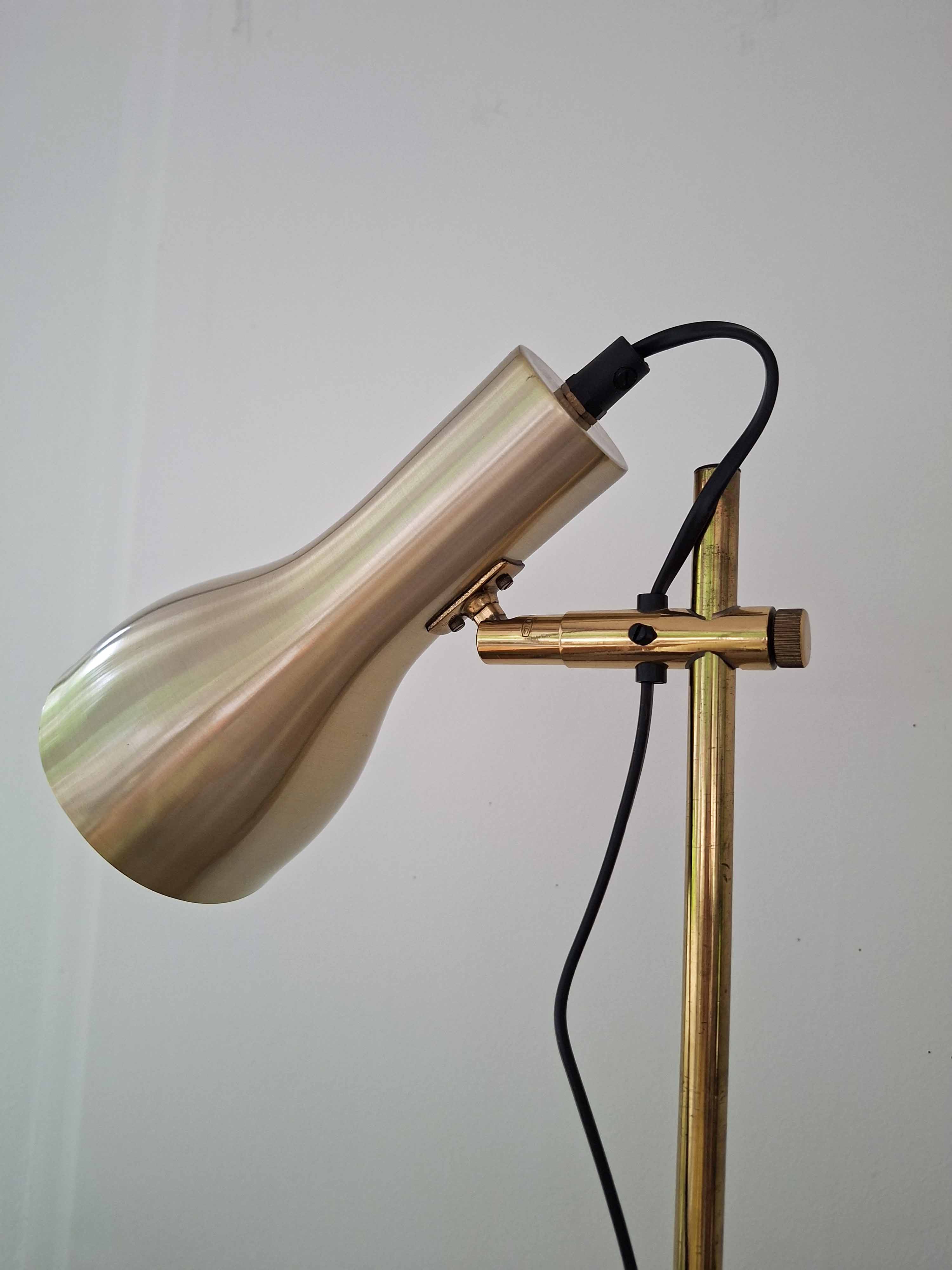 Tanskalainen jalkavalaisin kahdella varjostimella, Top-Lamper