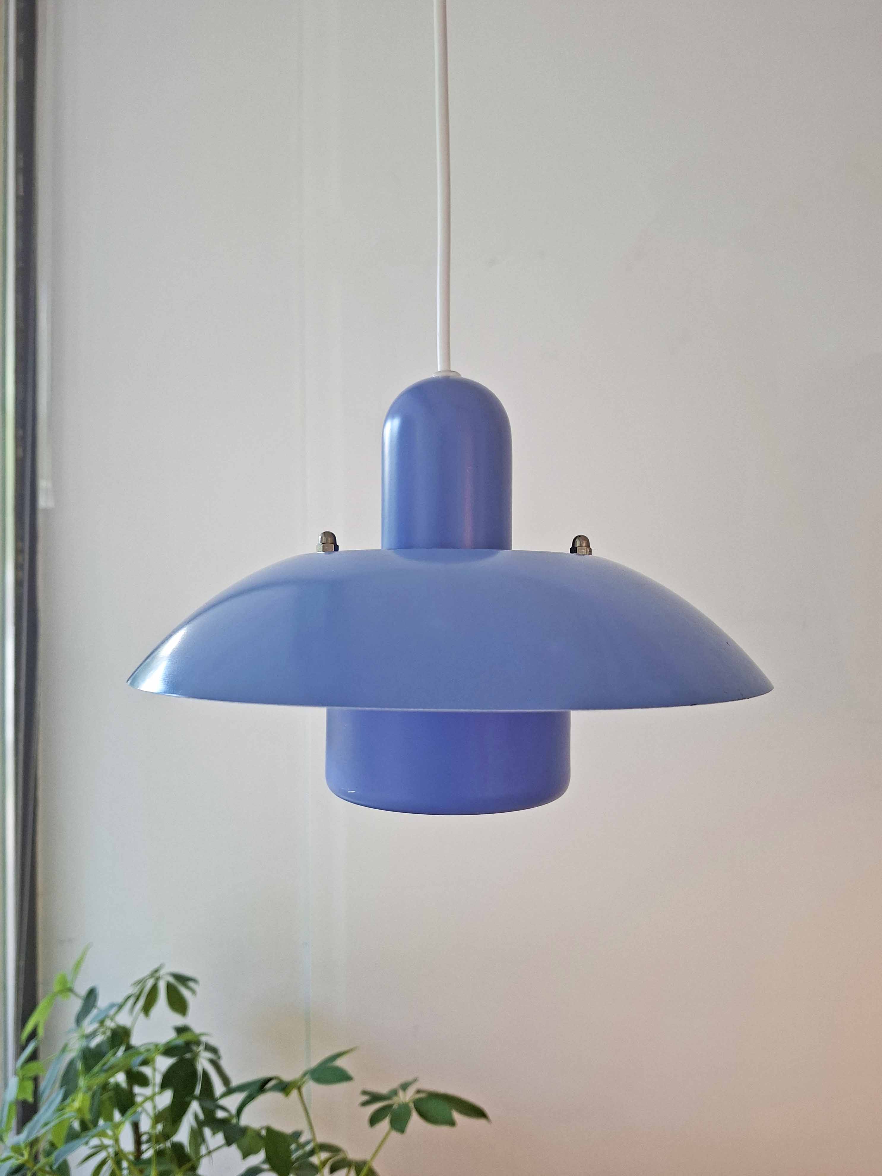 Sininen riippuvalaisin 1970-luvulta, Form Light