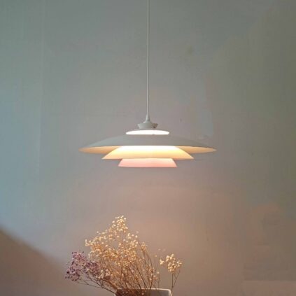 riippuvalaisin 1970-luvulta, Form Light